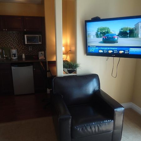 Bayside Inn & Waterfront Suites Kingston Ruang foto