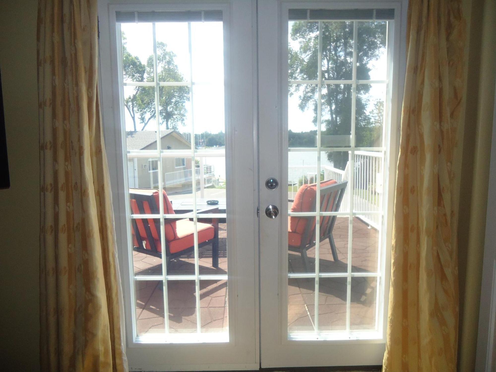 Bayside Inn & Waterfront Suites Kingston Ruang foto